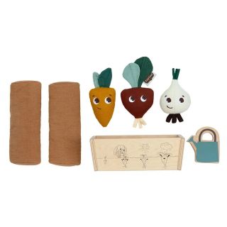 Tiny Love Еко Kомплект Моята Първа Градина от серията Garden of Adventures с 3 памучни играчки-плодчета и дървено сандъче, 18м+