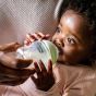 Tommee Tippee КОМПЛЕКТ ЗА НОВОРОДЕНО СТЪКЛО САМОСТЕРИЛИЗИРАЩО + ЧЕТКА ЗА ШИШЕТА 